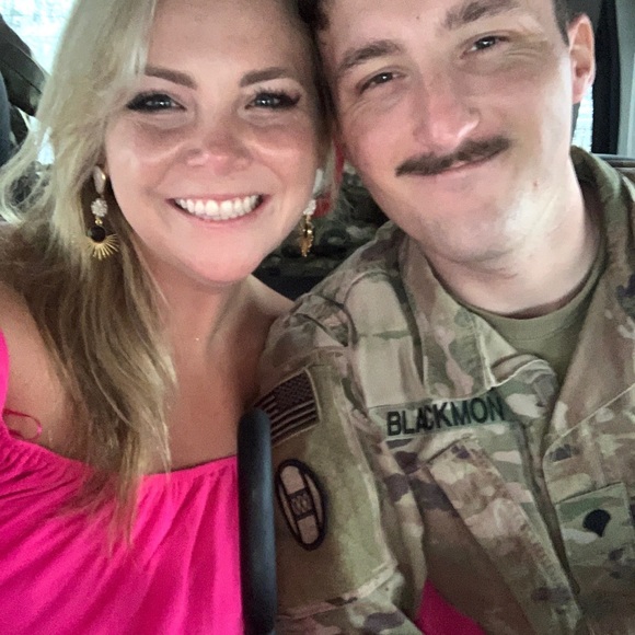 Meet your Posher, Katie ๐ - Picture 3 of 15